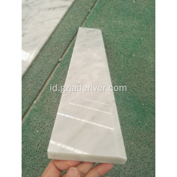 Desain Garis Tepi Tepi Lantai Marmer Carrara